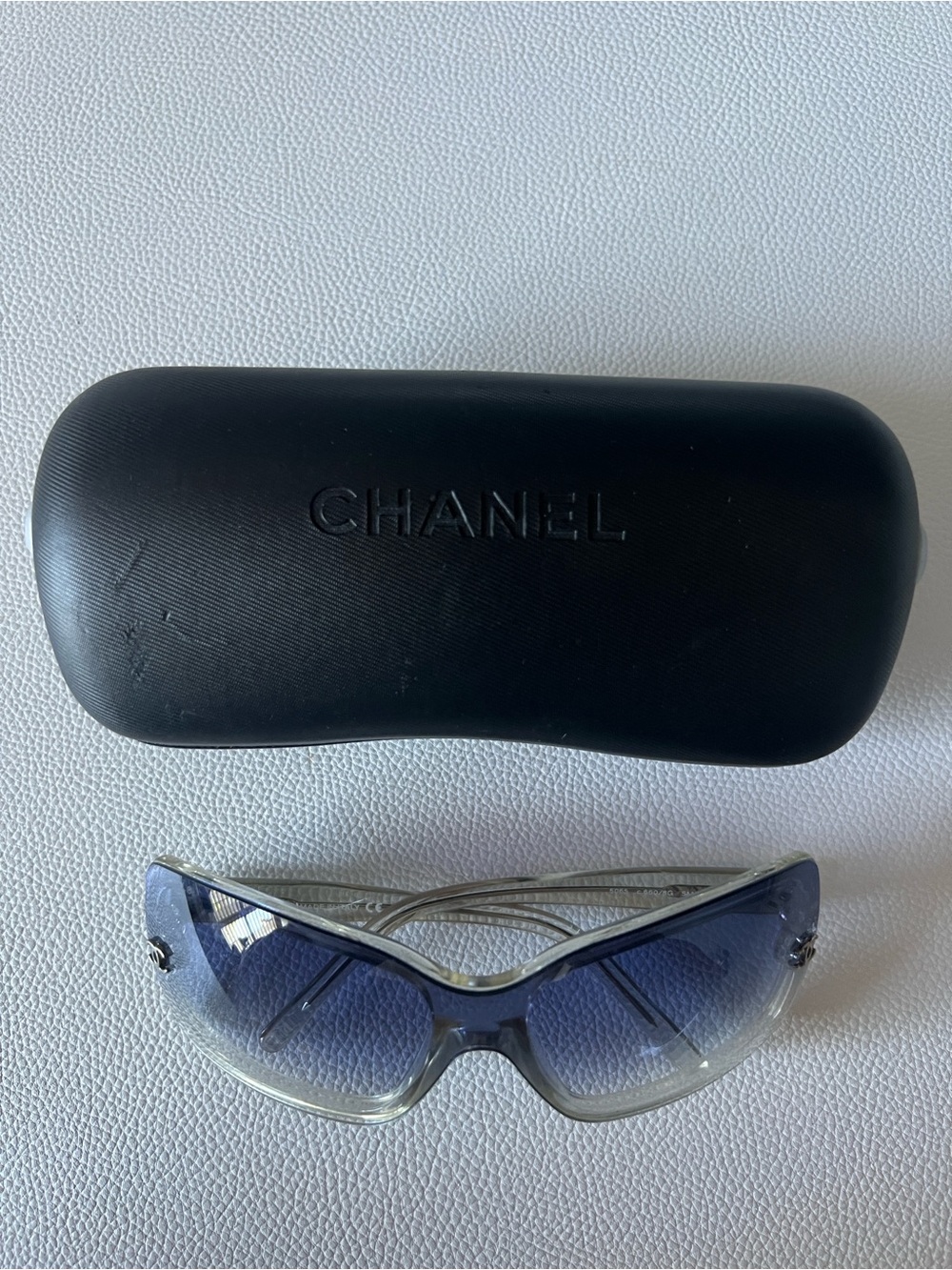 Authentic used Woman Chanel Sunglasse - Picture 10 of 11